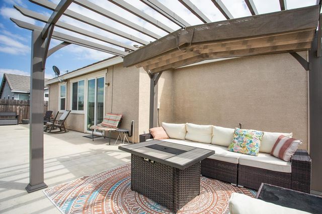 2123 August Way, Olivehurst, CA 95961