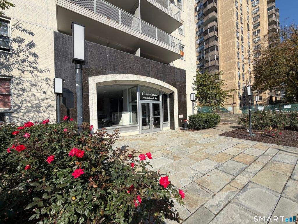 30 Glenbrook Road 8C, Stamford, CT 06902