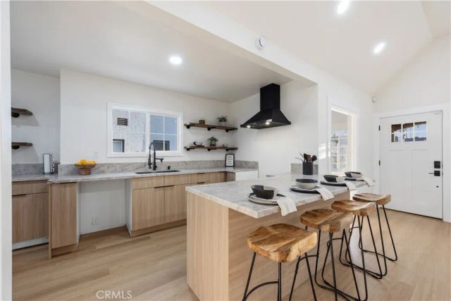5612 S Rimpau, Los Angeles, CA 90043