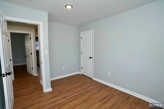 8 East Walnut Street, Teaneck, NJ 07666