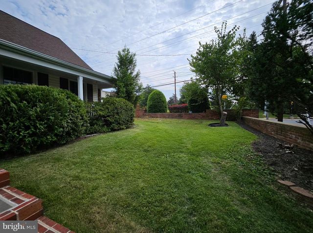 8001 POSTOAK RD, Potomac, MD 20854