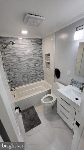 8001 POSTOAK RD, Potomac, MD 20854