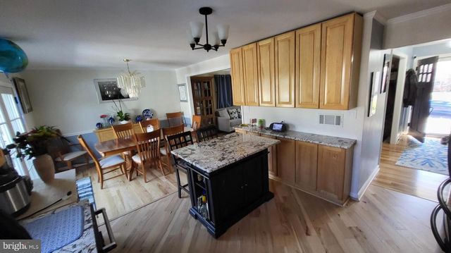 8001 POSTOAK RD, Potomac, MD 20854