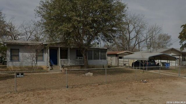 102 WATCO LN, La Vernia, TX 78121
