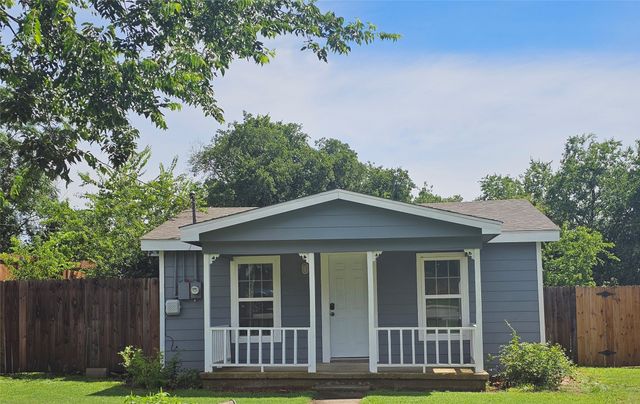 511 W Lake Street, Krum, TX 76249