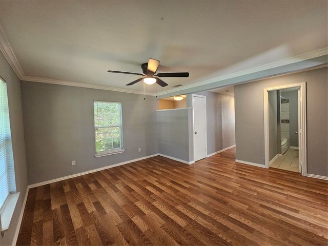 511 W Lake Street, Krum, TX 76249