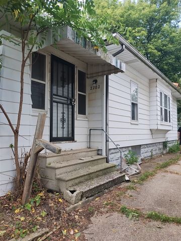 2202 Swayze Street, Flint, MI 48503