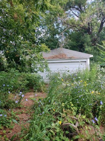 2202 Swayze Street, Flint, MI 48503