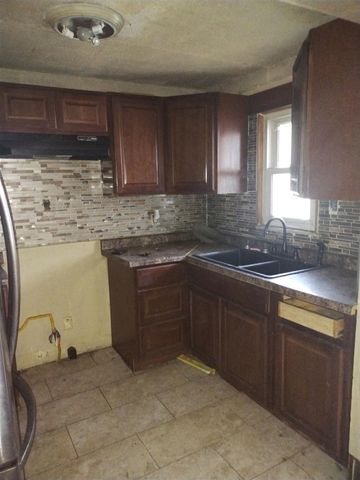 2202 Swayze Street, Flint, MI 48503