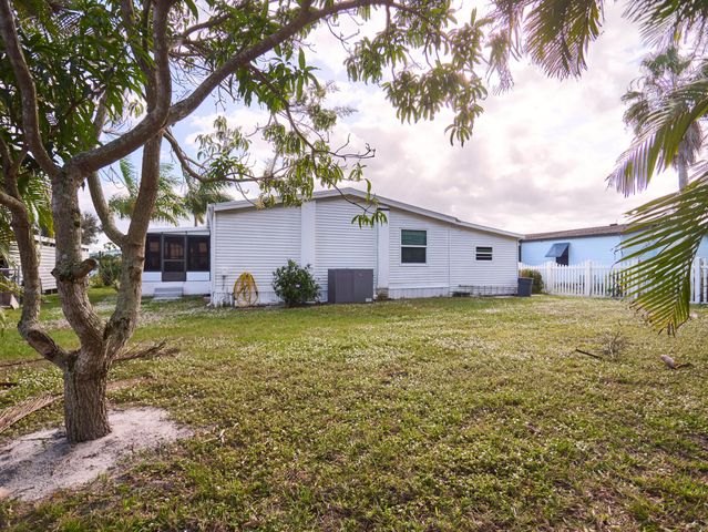 2779 SW Olds Place, Stuart, FL 34997