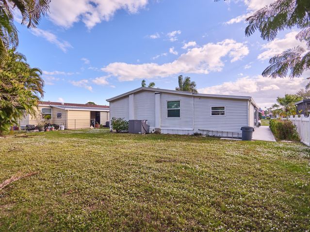 2779 SW Olds Place, Stuart, FL 34997