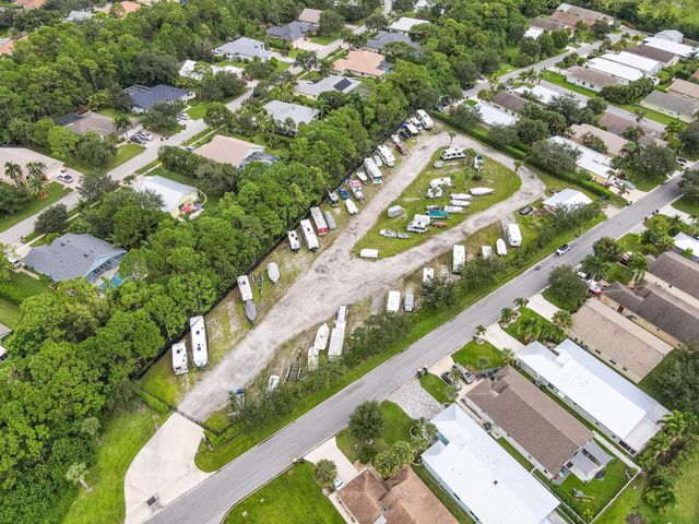 2779 SW Olds Place, Stuart, FL 34997