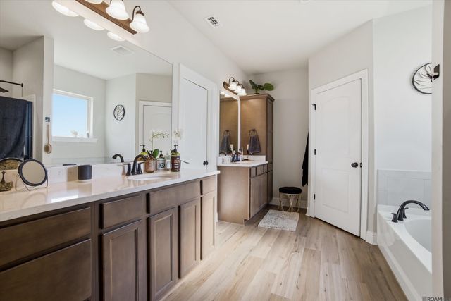 14264 Impala Run Ct, Denham Springs, LA 70726