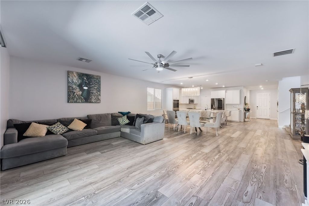 10124 Skye Saddle Avenue, Las Vegas, NV 89166 — photo 5