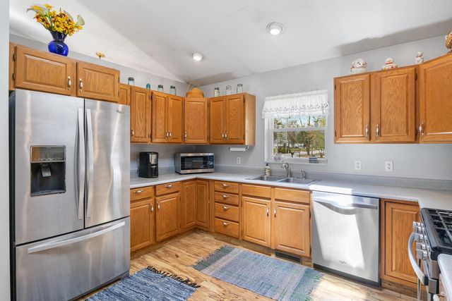 17148 Seneca Court, Howard City, MI 49329