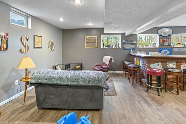 17148 Seneca Court, Howard City, MI 49329