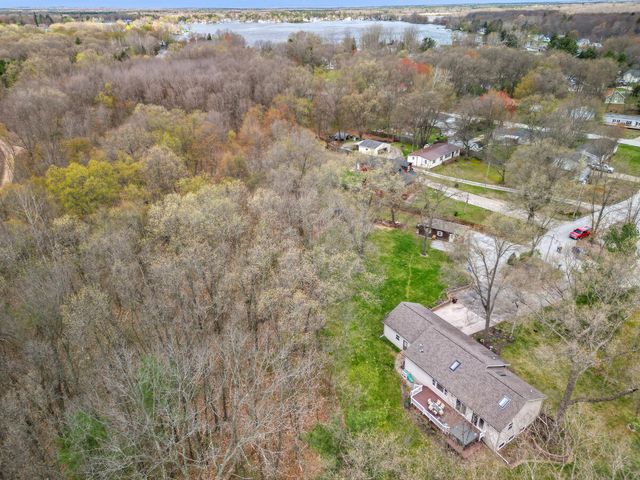 17148 Seneca Court, Howard City, MI 49329