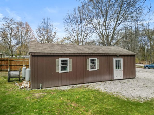 17148 Seneca Court, Howard City, MI 49329