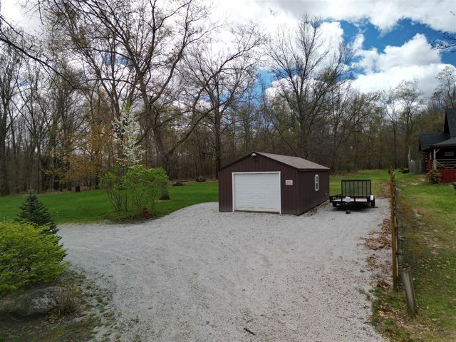 17148 Seneca Court, Howard City, MI 49329