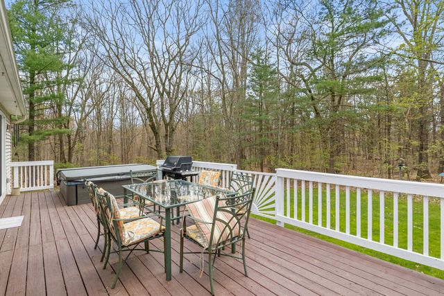 17148 Seneca Court, Howard City, MI 49329