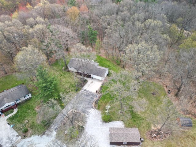 17148 Seneca Court, Howard City, MI 49329