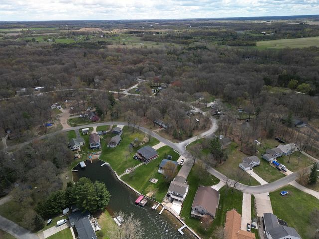 17148 Seneca Court, Howard City, MI 49329