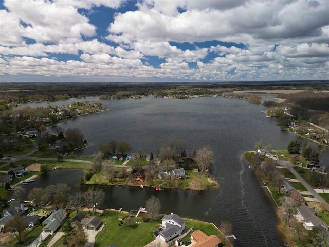 17148 Seneca Court, Howard City, MI 49329