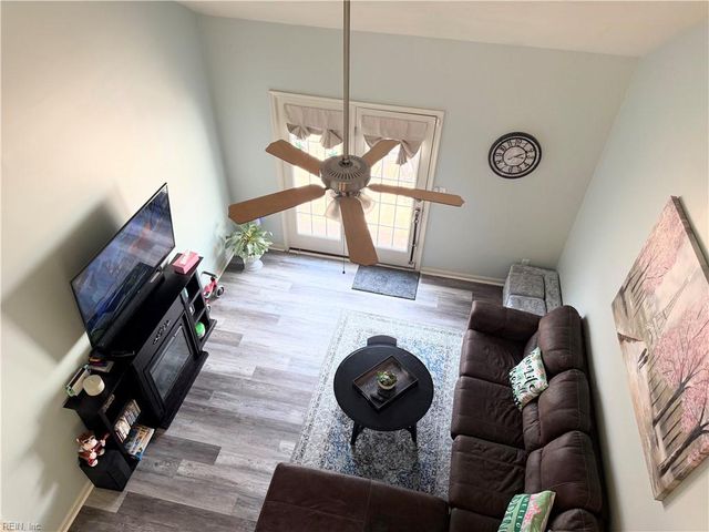 215 Monticello CT, Smithfield, VA 23430