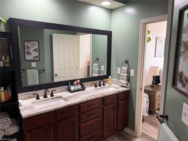 215 Monticello CT, Smithfield, VA 23430