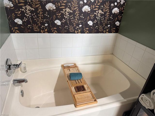 215 Monticello CT, Smithfield, VA 23430