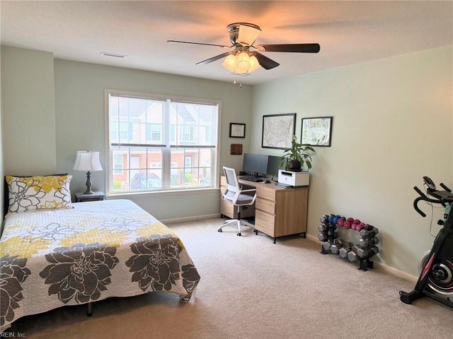 215 Monticello CT, Smithfield, VA 23430