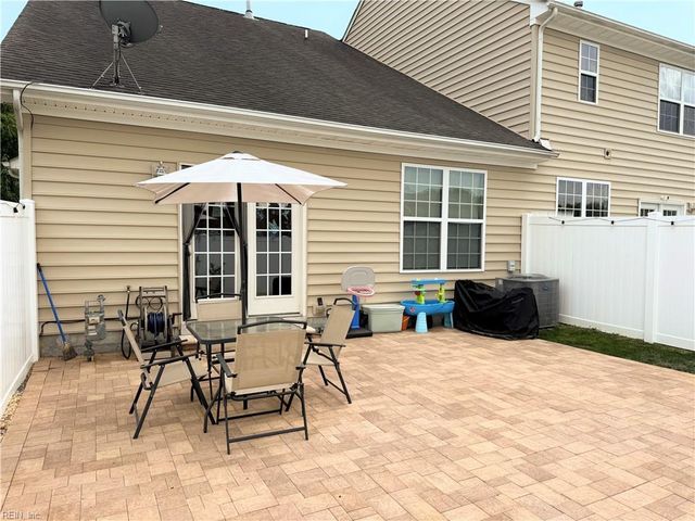 215 Monticello CT, Smithfield, VA 23430