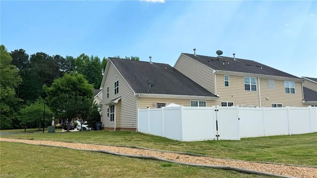 215 Monticello CT, Smithfield, VA 23430