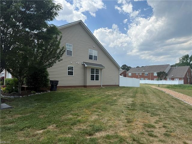 215 Monticello CT, Smithfield, VA 23430