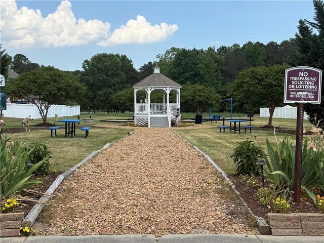 215 Monticello CT, Smithfield, VA 23430