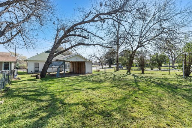 2012 N 5th Street, Waco, TX 76708