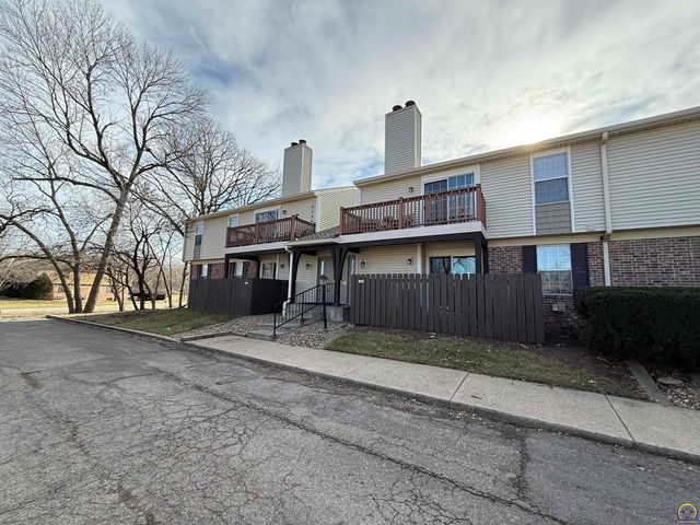 3079 SW Maupin Ln Apt 206, Topeka, KS 66614