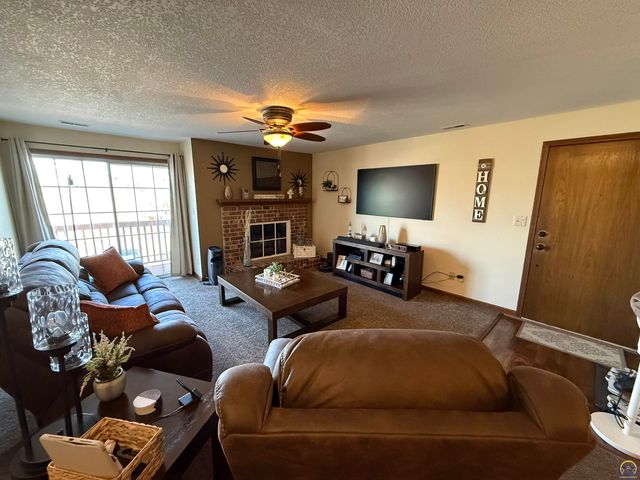3079 SW Maupin Ln Apt 206, Topeka, KS 66614
