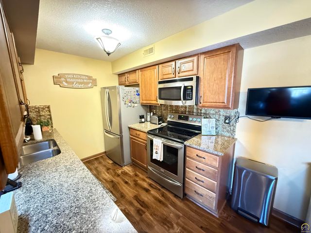 3079 SW Maupin Ln Apt 206, Topeka, KS 66614