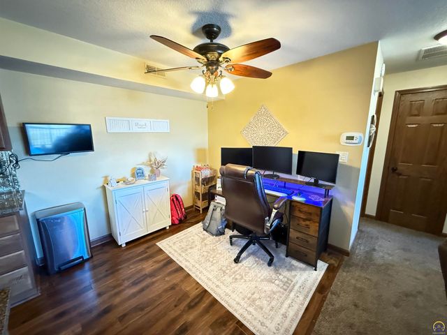 3079 SW Maupin Ln Apt 206, Topeka, KS 66614