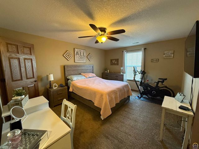 3079 SW Maupin Ln Apt 206, Topeka, KS 66614