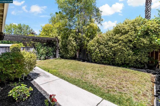 4495 Sweet Shrub Ct, Concord, CA 94521