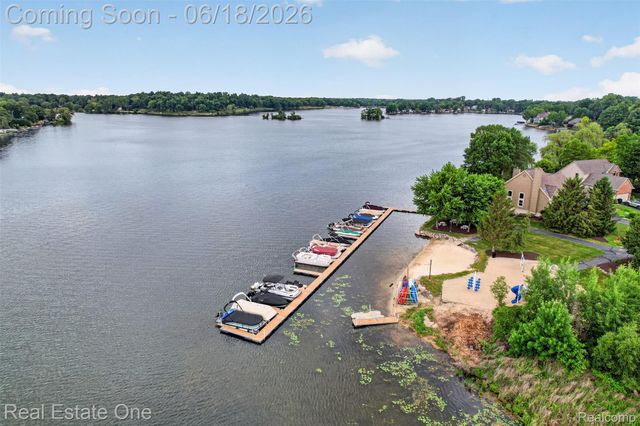475 Court Lane, Oceola Township, MI 48843