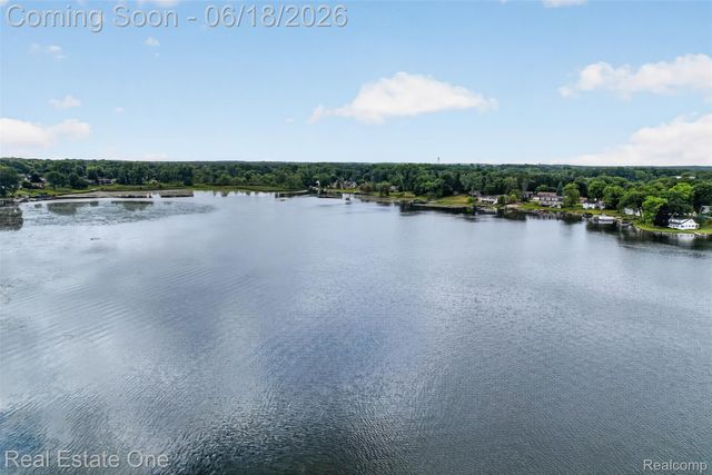 475 Court Lane, Oceola Township, MI 48843