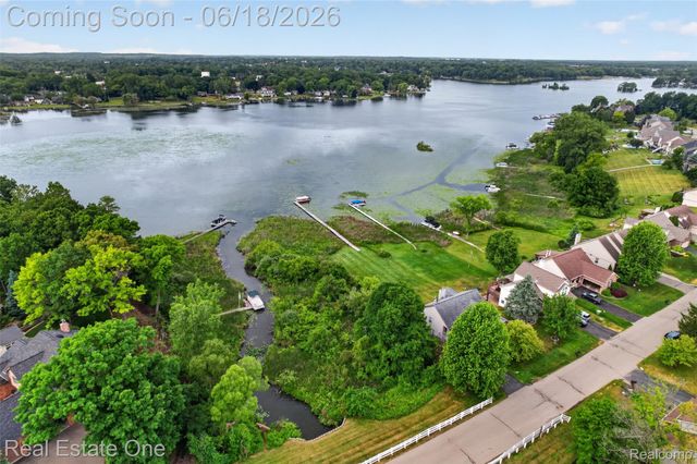 475 Court Lane, Oceola Township, MI 48843