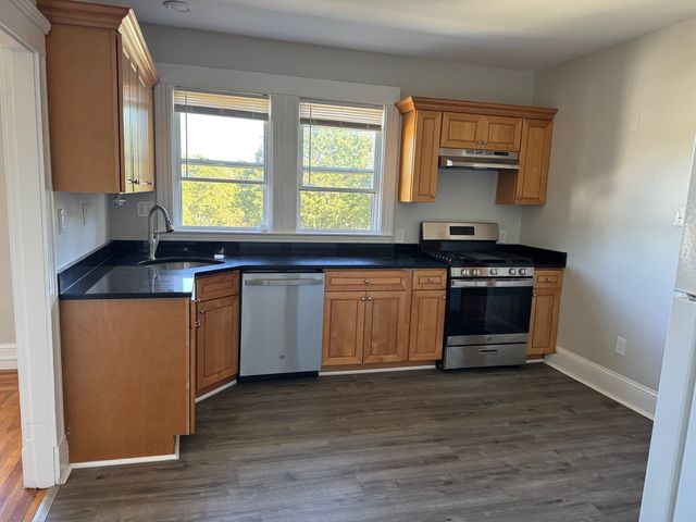 21 Grafton Ave 21, Westwood, MA 02090