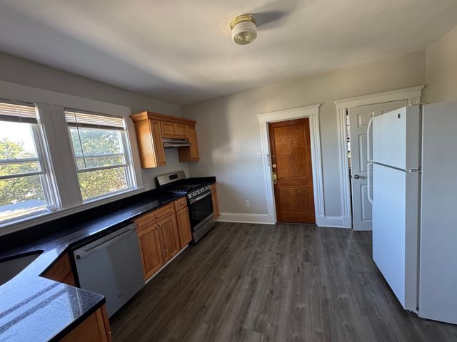 21 Grafton Ave 21, Westwood, MA 02090