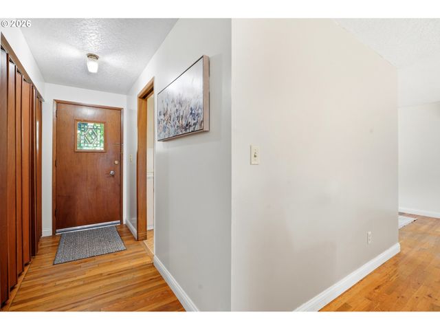 1352 ASTOR Way, Woodburn, OR 97071