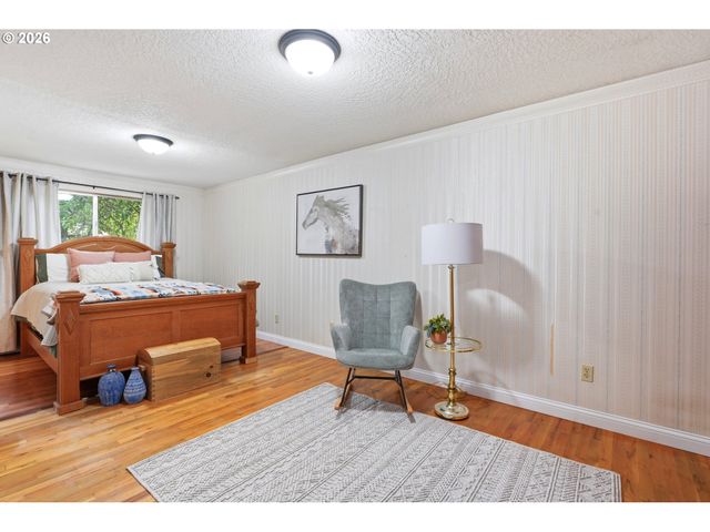 1352 ASTOR Way, Woodburn, OR 97071