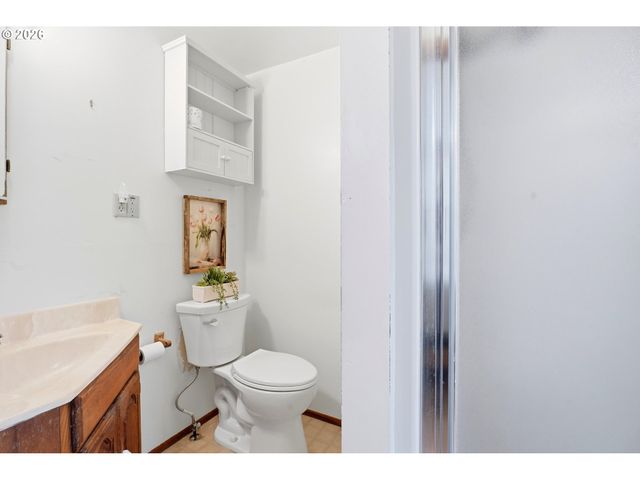 1352 ASTOR Way, Woodburn, OR 97071